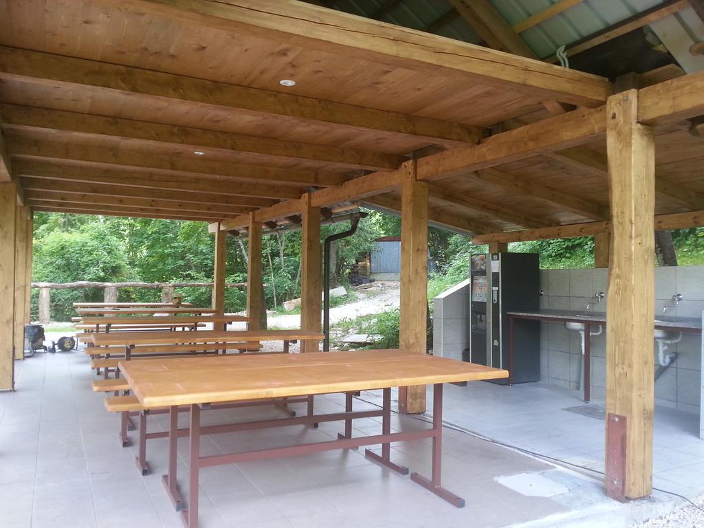 Hôtel Camping Vodenca à Bovec Extérieur photo