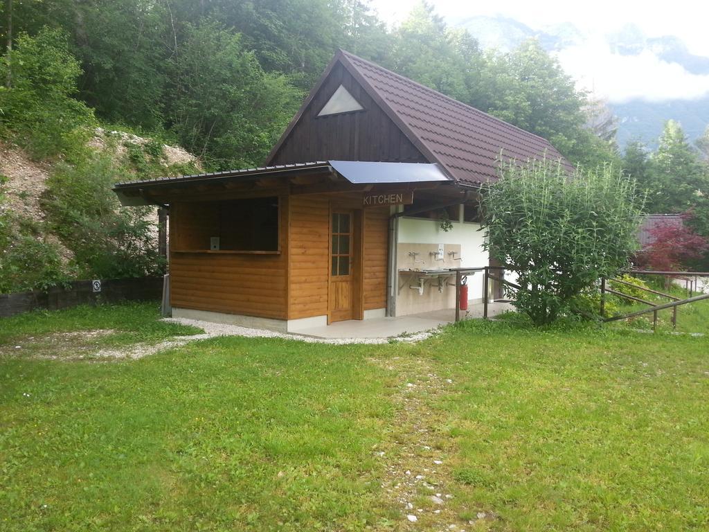 Hôtel Camping Vodenca à Bovec Extérieur photo