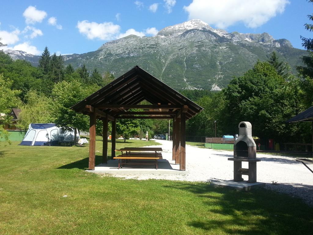 Hôtel Camping Vodenca à Bovec Extérieur photo