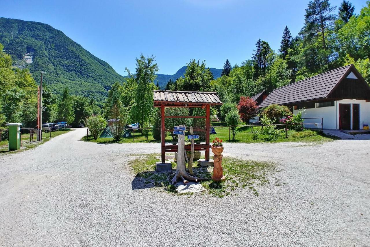 Hôtel Camping Vodenca à Bovec Extérieur photo