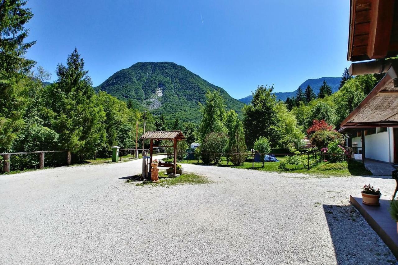 Hôtel Camping Vodenca à Bovec Extérieur photo